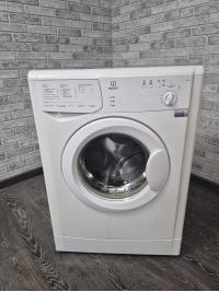 Стиральная машина Indesit WIUN 81